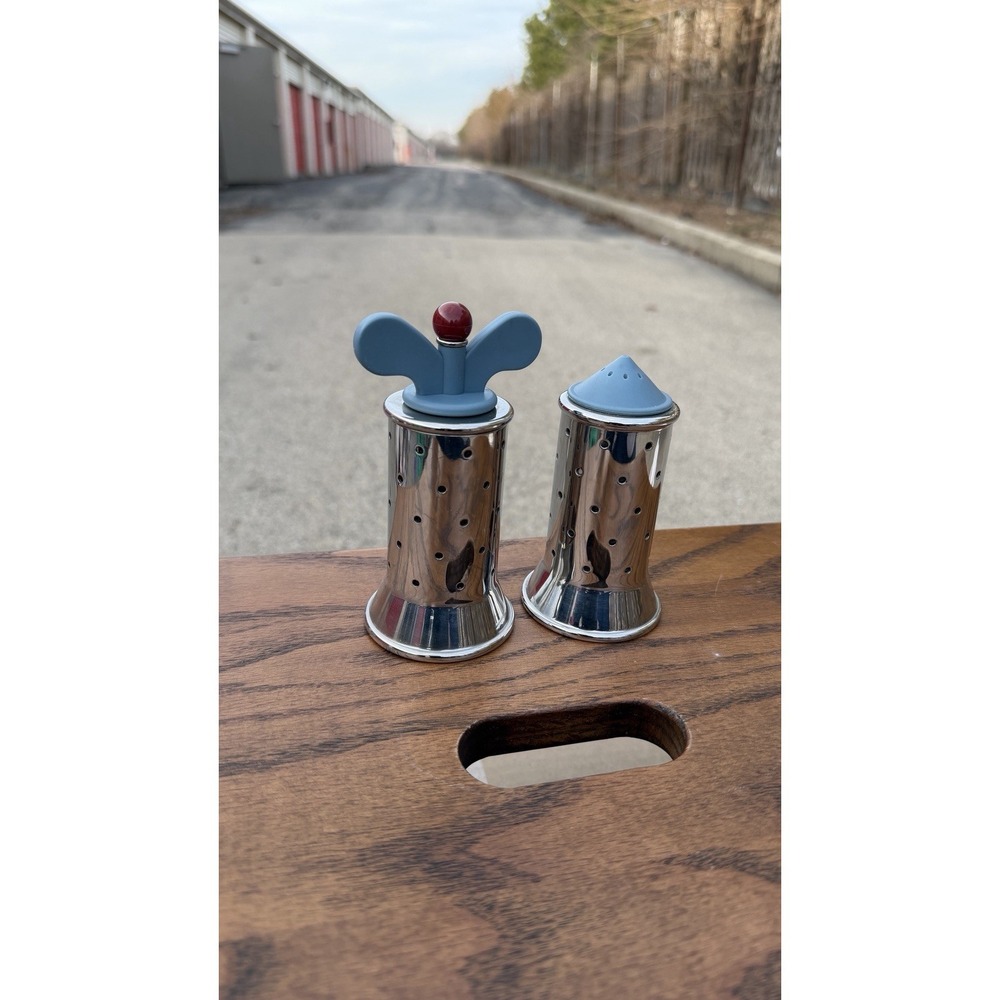 Alessi Salt Pepper Shaker Set Blue Tops INOX 18/10 Italy Stainless Steel - Picture 3 of 8